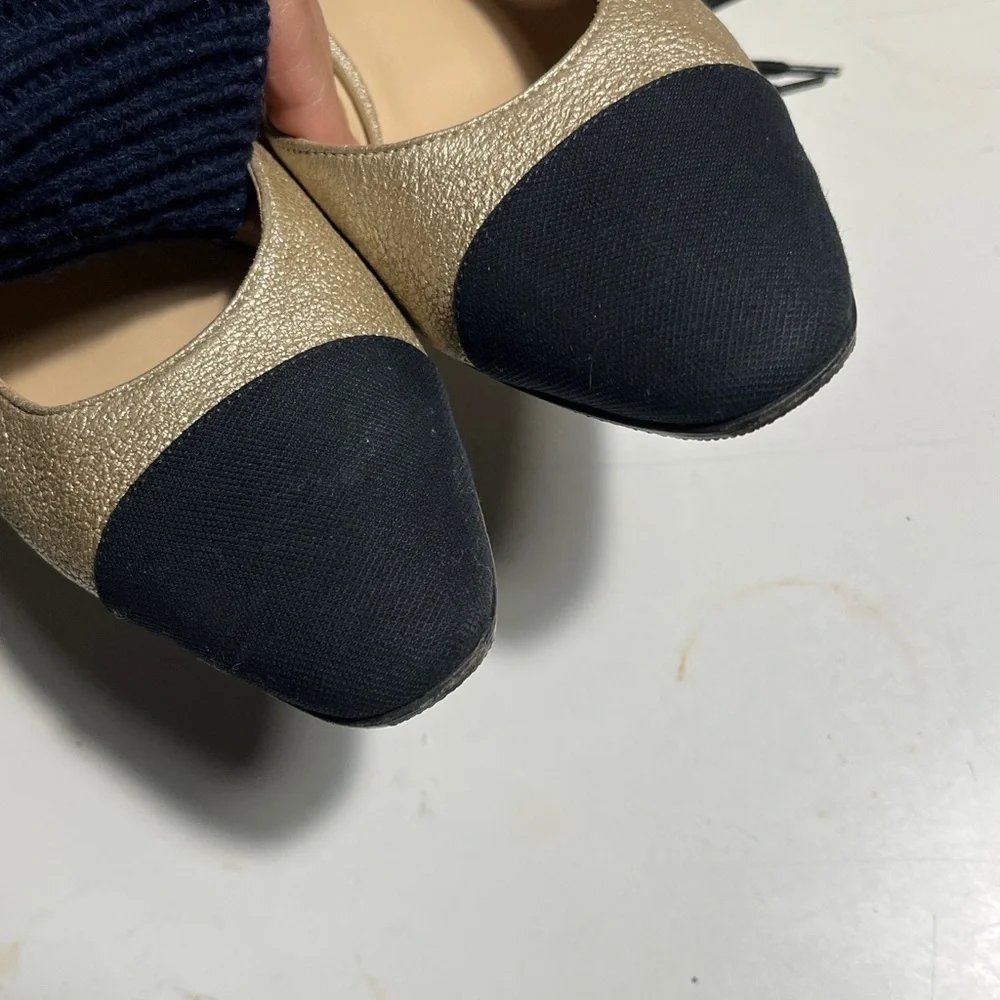 CHANEL Women's Gold and Black Slingback Heels - Picture 2 of 10